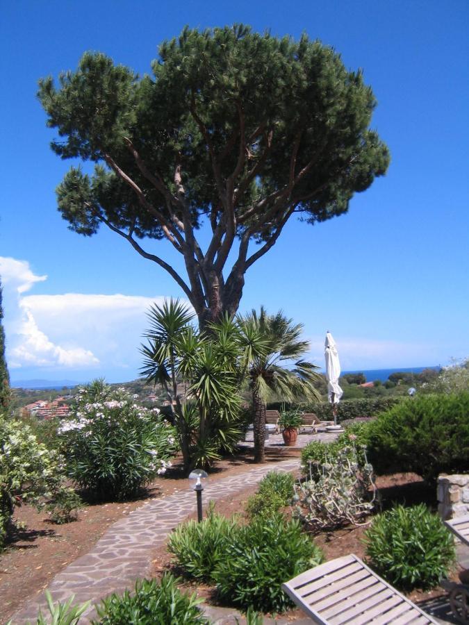 Studio-Appartment In Landhaus Mit Meerblick Porto Azzurro Bagian luar foto