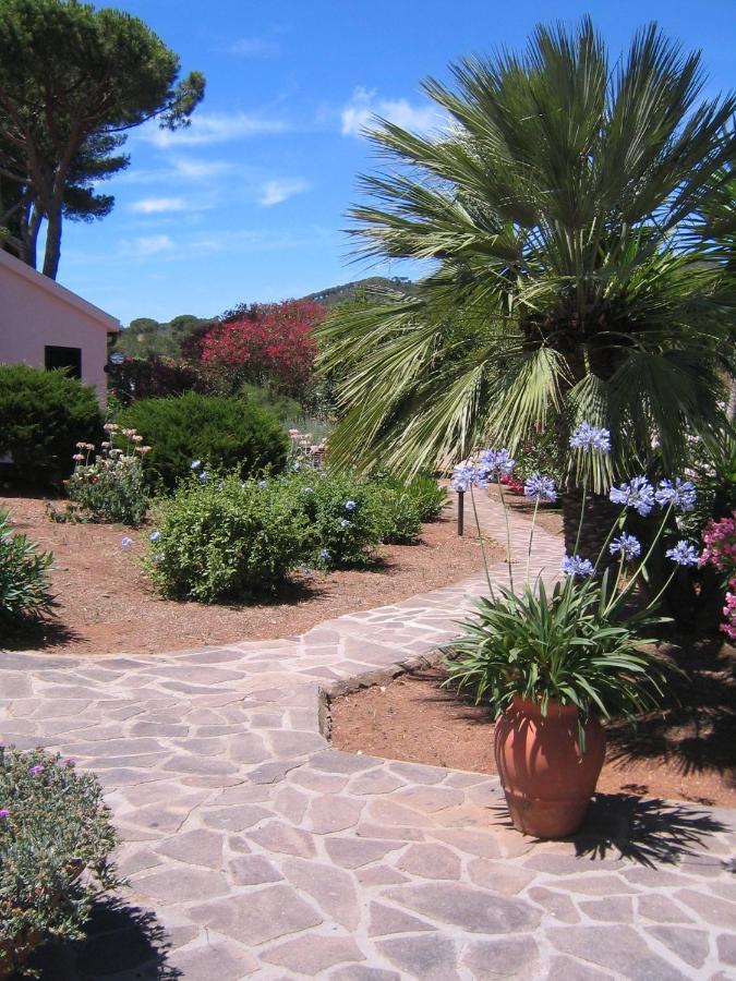 Studio-Appartment In Landhaus Mit Meerblick Porto Azzurro Bagian luar foto