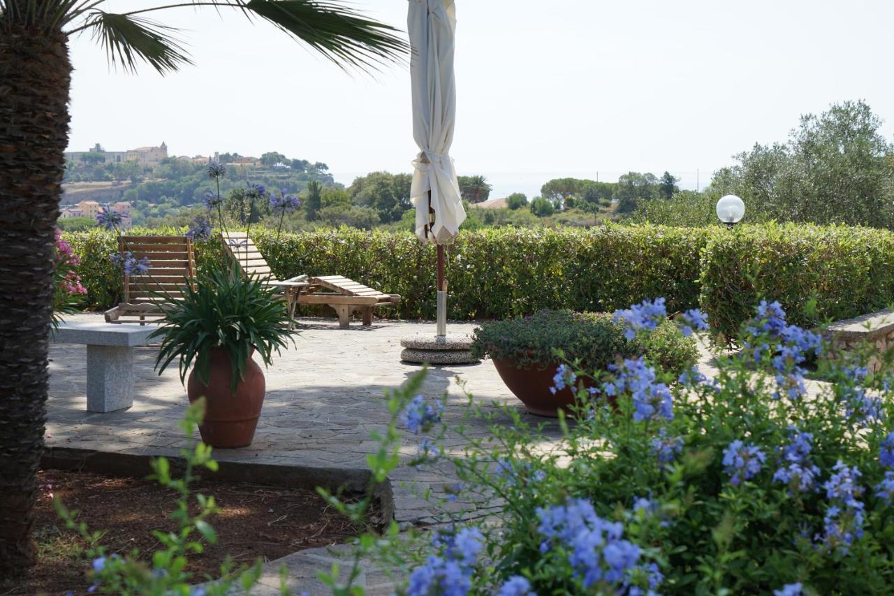 Studio-Appartment In Landhaus Mit Meerblick Porto Azzurro Bagian luar foto