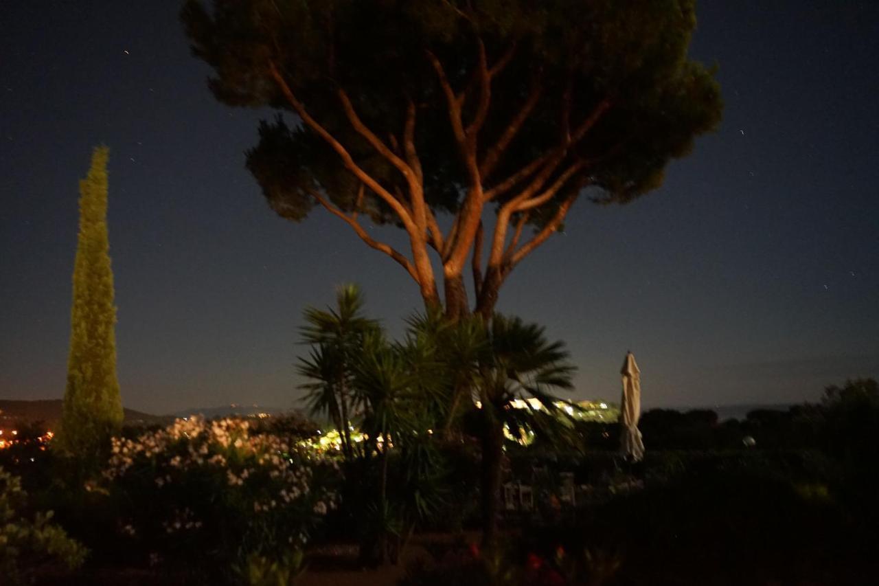 Studio-Appartment In Landhaus Mit Meerblick Porto Azzurro Bagian luar foto