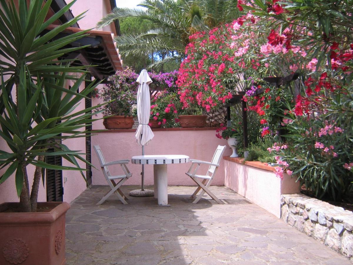 Studio-Appartment In Landhaus Mit Meerblick Porto Azzurro Bagian luar foto