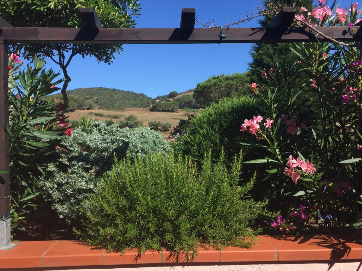 Studio-Appartment In Landhaus Mit Meerblick Porto Azzurro Bagian luar foto